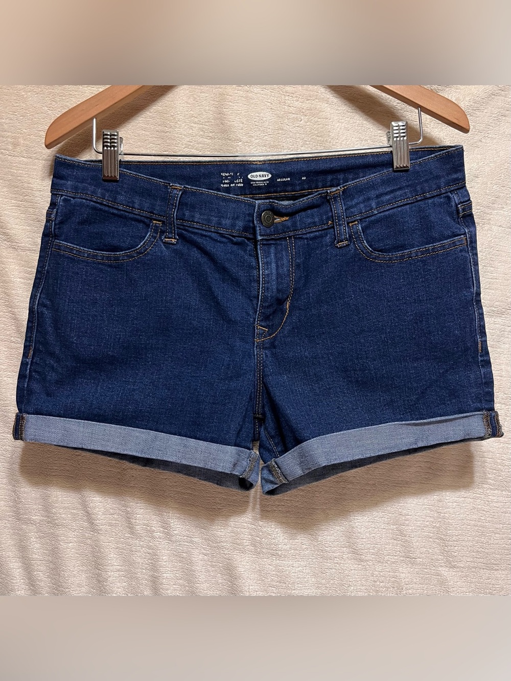 Old Navy Size 8 Dark Wash Stretch Roll-Cuff Denim Shorts